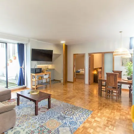 Republica Square By Hosts Apartment *