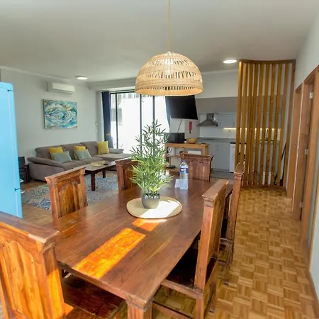 Republica Square By Hosts Apartment *