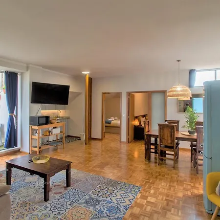 Republica Square By Hosts Apartment *